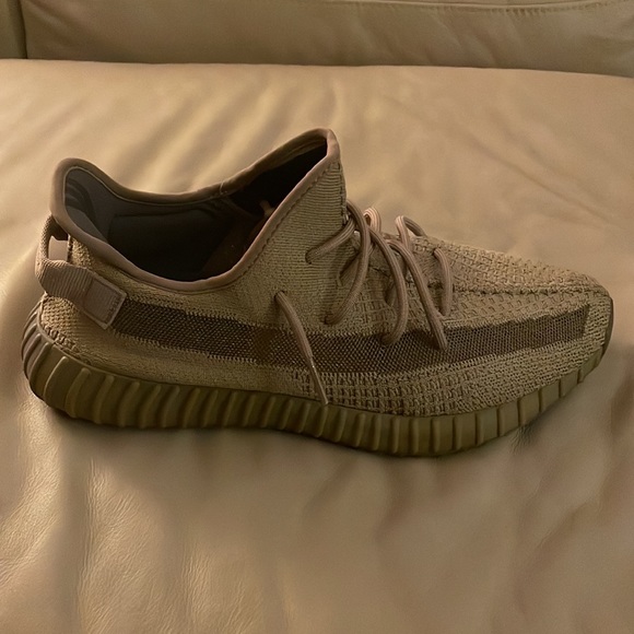 Yeezy Earth - Picture 3 of 16